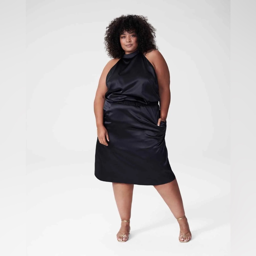 NIB NWOT Universal Standard Jessica Glossy Black Skirt Size 28